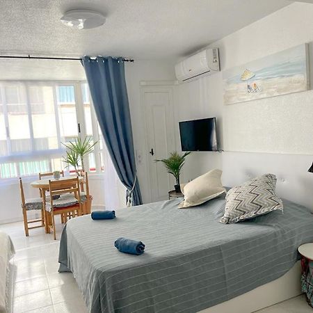 Studio Flat 150M Away From Beach Torrevieja Bagian luar foto