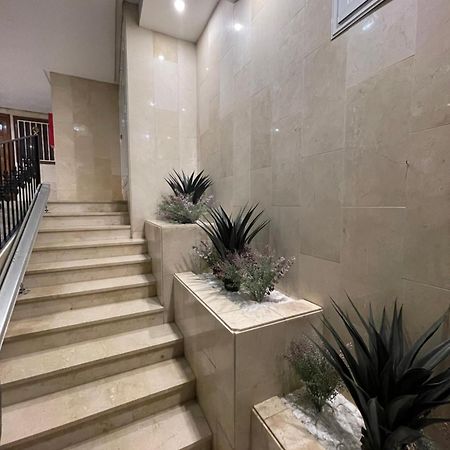 Studio Flat 150M Away From Beach Torrevieja Bagian luar foto