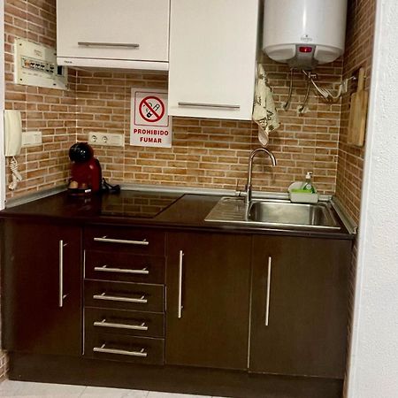 Studio Flat 150M Away From Beach Torrevieja Bagian luar foto