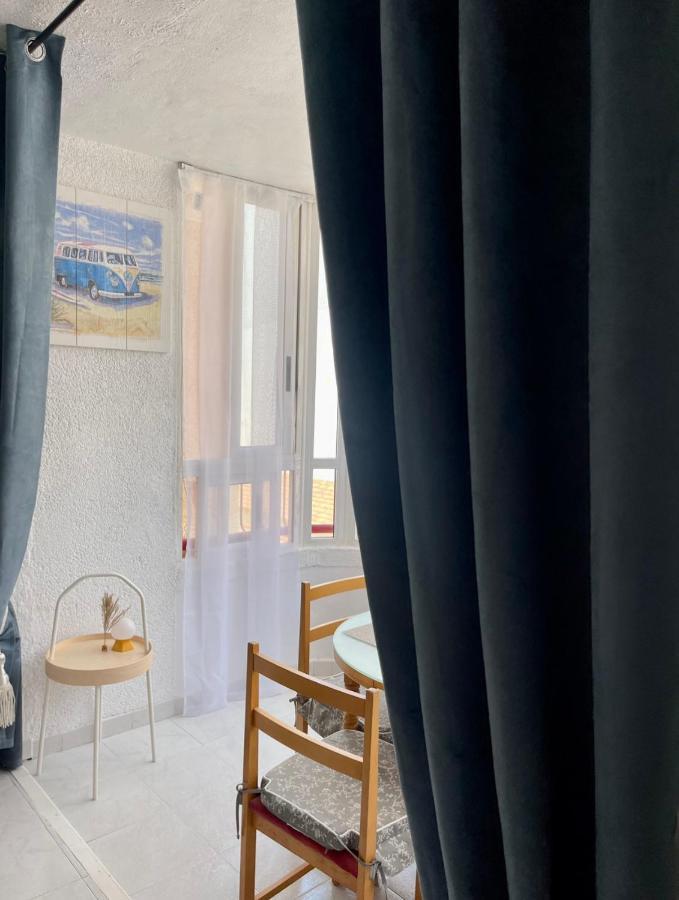 Studio Flat 150M Away From Beach Torrevieja Bagian luar foto