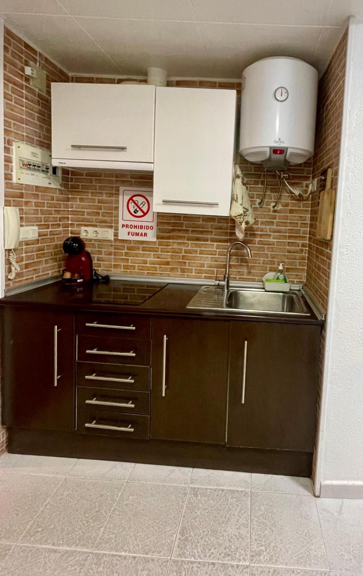 Studio Flat 150M Away From Beach Torrevieja Bagian luar foto